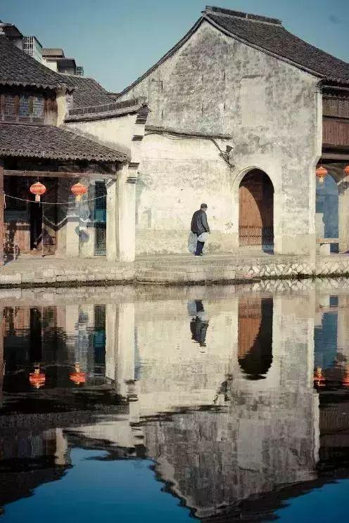 解疑答惑,两则消息同一件事情但看法不同。就是观点不同有吗?为您解答